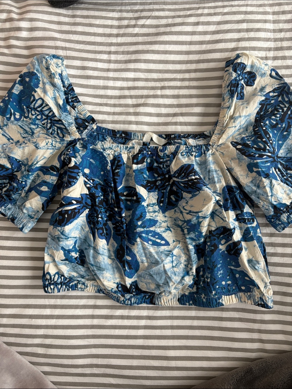 H&M Blue and White Floral Off-Shoulder Crop Top